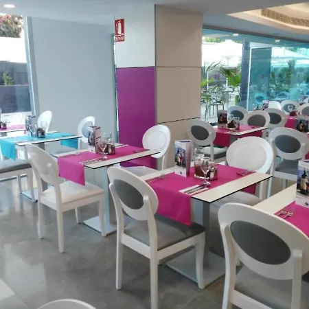 아파트 Deluxe Single Seaview With Half Board, Only Adults In 플라야 델 잉글스